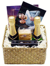 Planning a wedding in the beautiful Napa Valley, Christie's Basket Express can create the perfect custom Gift Basket to say thank you for joining us at our ...