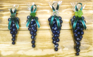 grape cluster favors